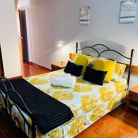 T2, Da Oura Apartment *