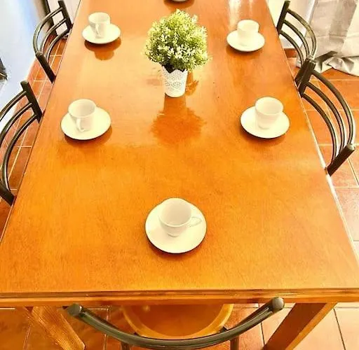 T2, Da Oura Apartman *